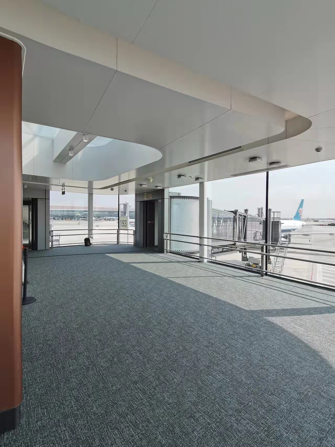 �������˹��ʻ�����̺